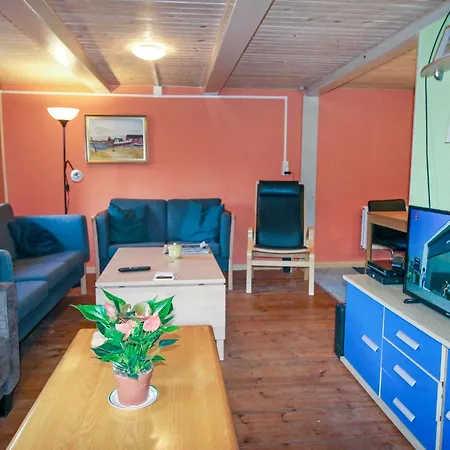 Dejligt Helarshus Med Indhegnet Grund Sj63 *